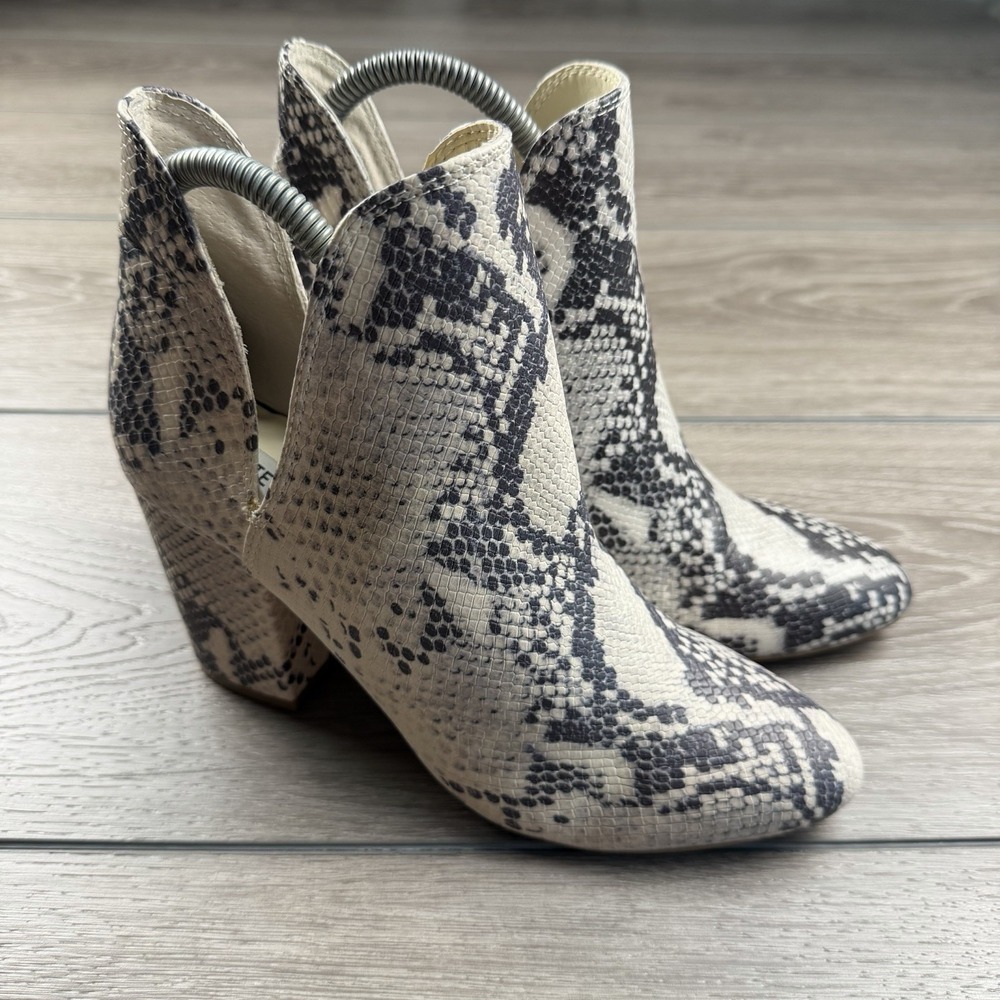 Steve‎ Madden Women's Pull On Snake Print Rookie Booties White 8.5 M